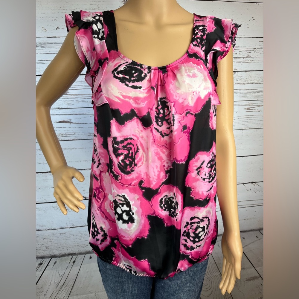 Cute ruffle sleeve top!